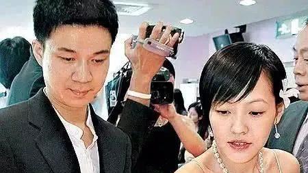 小S|汪小菲多次爆料许雅钧的出轨细节，现小S还会替老公喊冤吗？