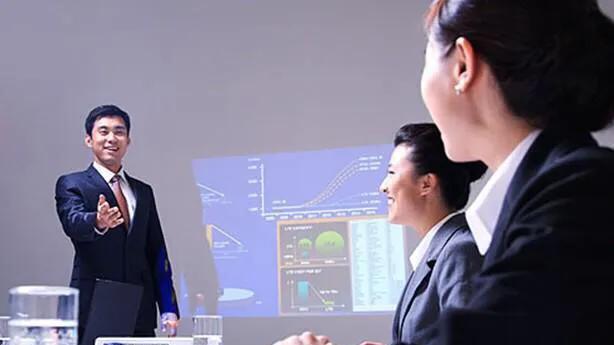 |我比老板有钱有能力，为什么不能穿得比他好：给情商低的人提个醒