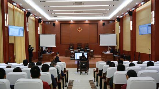 湖南株洲，男子发现前妻成为别人情人后，持刀将其杀害，被判15年