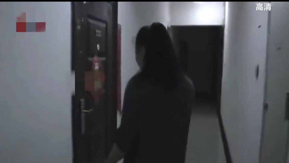 小伙子提前半年退租，得知不退押金，小伙子不吵不闹