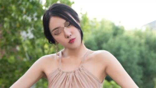 15年安徽女子为讨好丈夫借贷隆胸，却误入传销，丈夫将其双手砍断