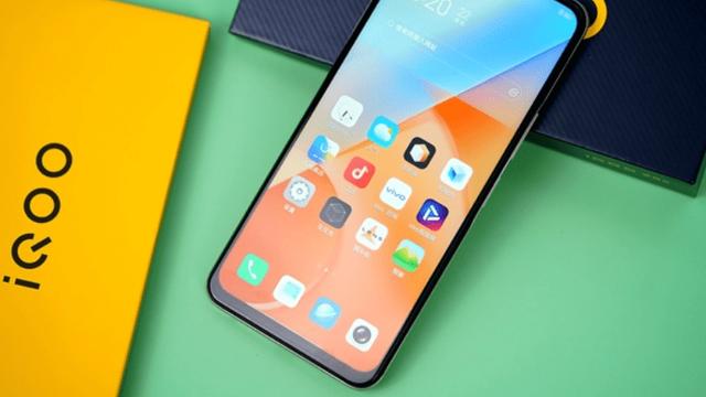 笔记本|5000mAh+44W，现已跌至1099元，LCD旗舰屏手机618沦为标准千元机