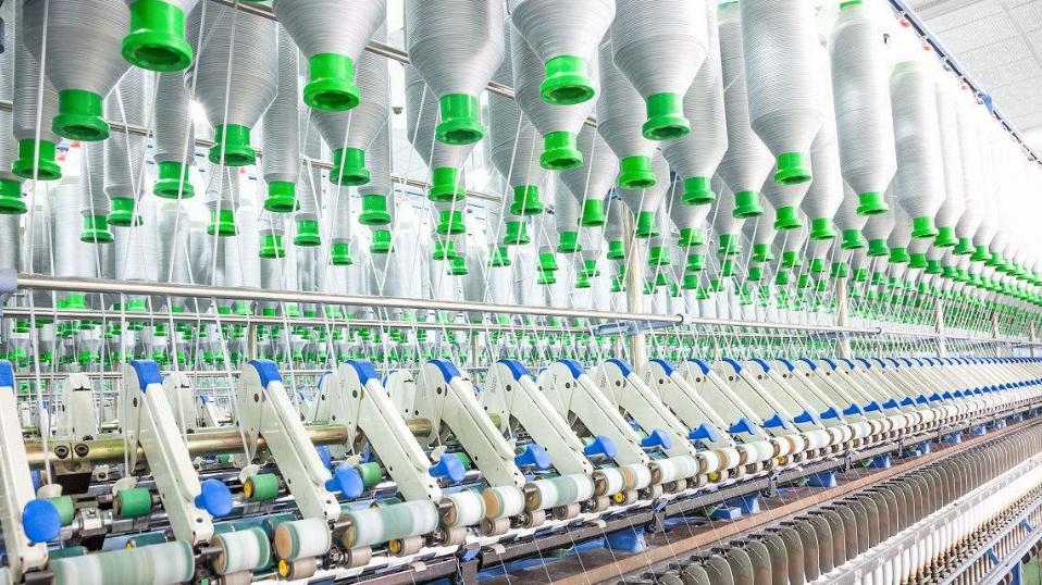 55岁身家652亿！新晋女首富范红卫生活清贫，月花销不足一万