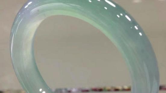 翡翠|翡翠挂件的八不买，你知道吗？