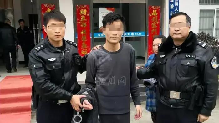 “我们是自愿，凭什么认定嫖娼？”男子把公安局告上法院，法院判了