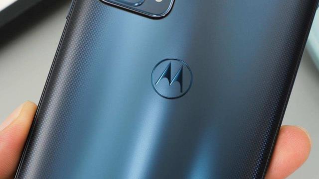 摩托罗拉|2亿像素+骁龙8+！摩托罗拉新机首度曝光，旧机无奈开启清仓模式