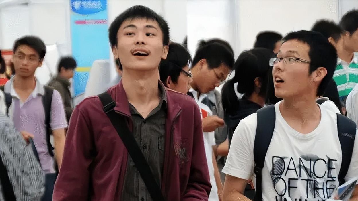 |“没阳过的大学生不要”，大学生求职被拒，身体素质好也有错？