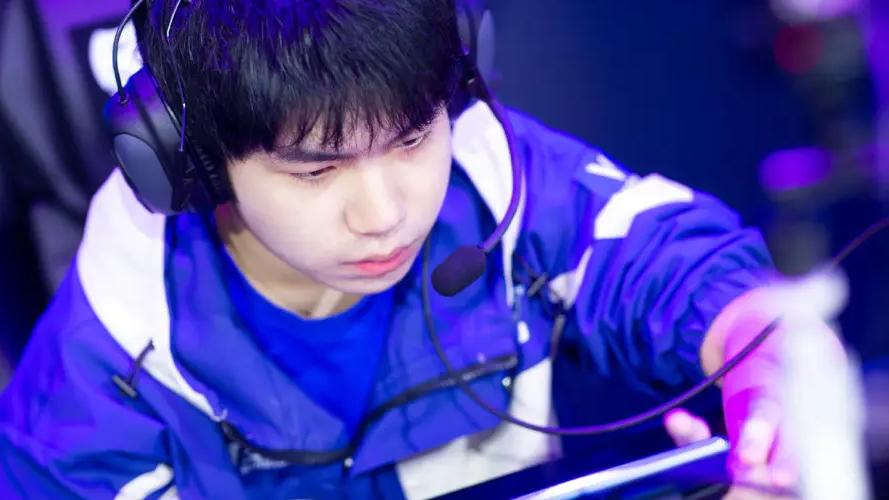 电子竞技|花海成职业选手直播中的顶流，收入令人叹为观止，其他人也毫不逊色