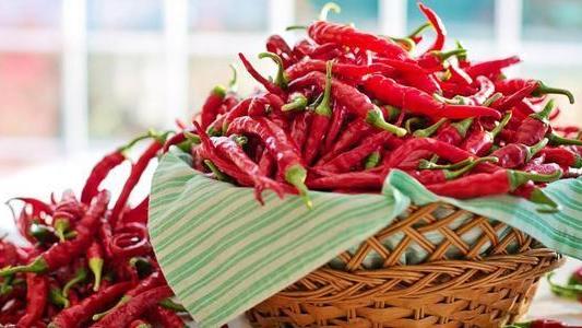 长期吃辣椒，究竟有益还是有害？不管好坏，这5类人都要少碰辣椒