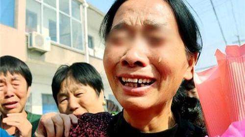 2020年，浙江一18岁奶茶妹因太漂亮，被店长套路，最终酿成了悲剧