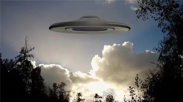 神秘的天外来客“UFO”外太空的使者