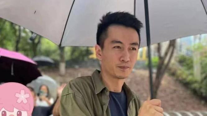 陈晓|《尘封十三载》路透，陈晓短发造型被赞帅气，搭档陈建斌演师徒