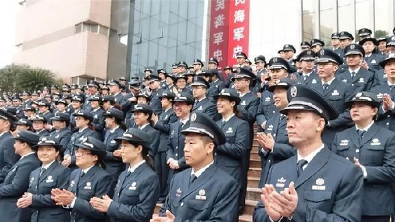 文职|“海军文职”招聘啦！待遇超好上岸六险二金，应、往届生均可报考