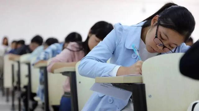 英语四六级|含金量较高的3类证书，大一新生有必要了解，趁早考下来有好处