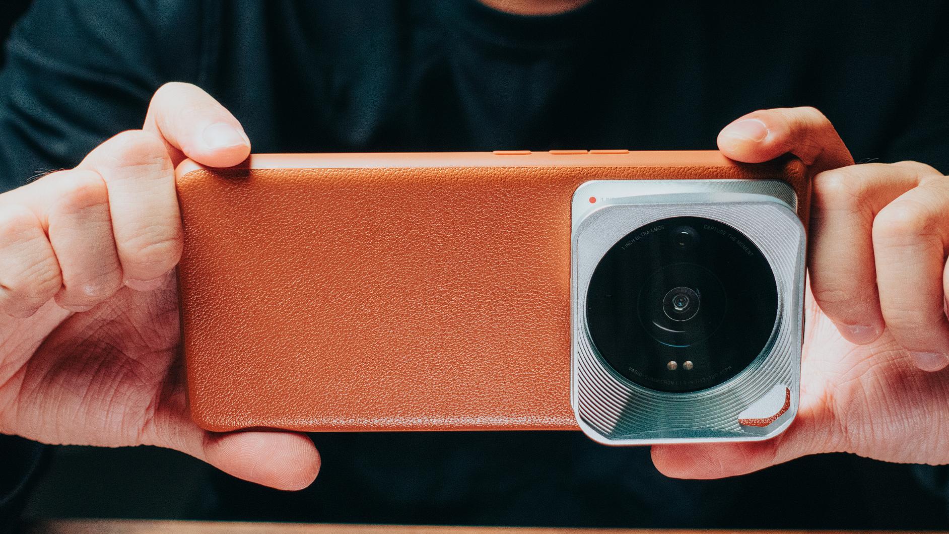 AMD|5个月后小米12S Ultra就过时，在下一代之前，来聊聊这一英寸强者