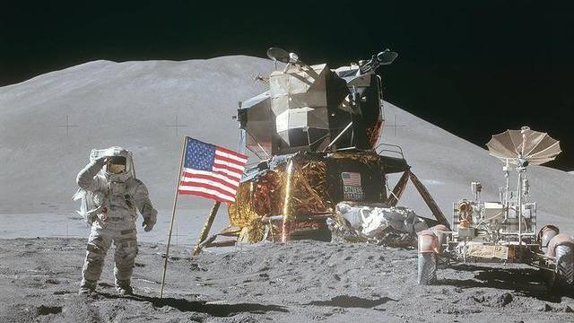 登月造假？月壤能制造火箭燃料，为什么美国的1克月壤中没发现？