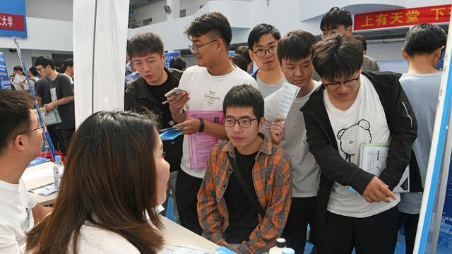 |职场里有4种人，能力再强也不受重视，很多毕业生占了两条以上