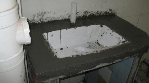 我用水泥做了个洗手池，成本才几十块钱，朋友看见都来拜师了！