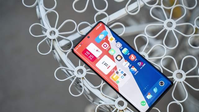 经典|经典配色如何实现创新？iQOO 9 Pro赛道版亲自示范