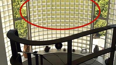 封阳台用玻璃砖，算是全小区头一家了，整栋楼属我家阳台光线最好