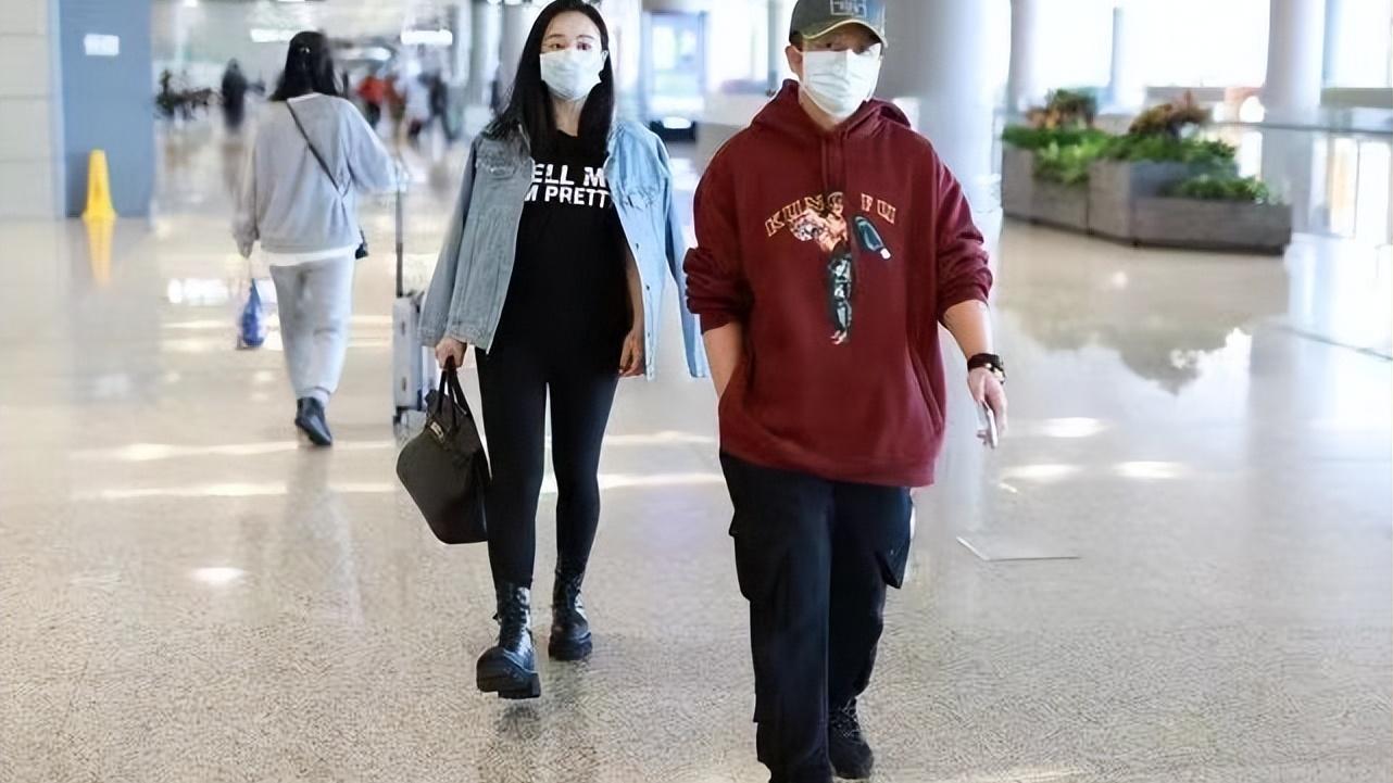 穿衣搭配|拳王邹市明穿搭更年轻，冉莹颖穿马丁靴似超女，两人穿搭无默契