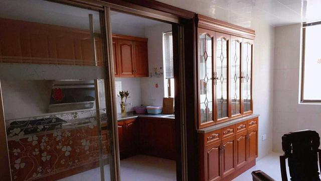 晒晒我家百万装修的婚房，光背景墙就花3W，厨房都比你家卧室大