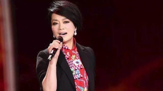 毛阿敏|当红时期胜过毛阿敏、韦唯，如今沦为钟点工，实力老牌歌手为何沦落至无人问津？