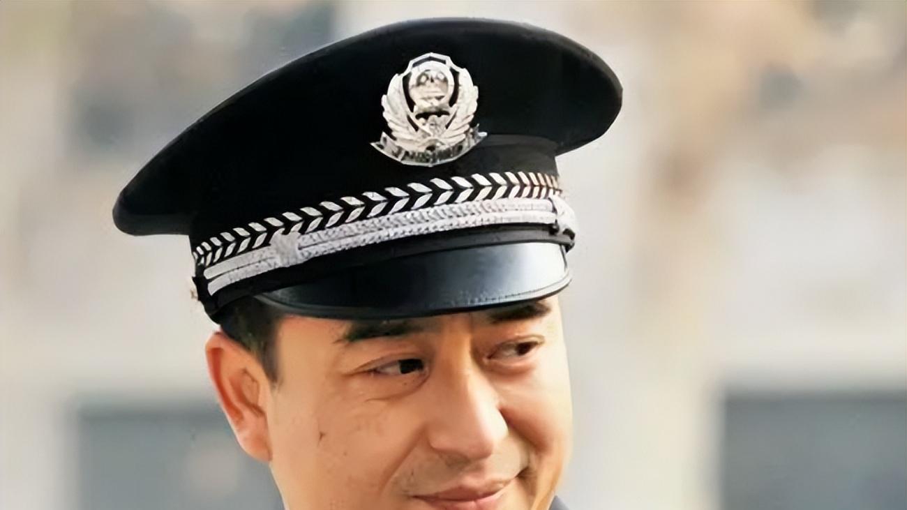 1962年，一故宫盗贼被抓获，经审查其背后竟涉及命案，最终被枪决