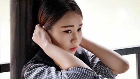 丈夫与他人共谋,  下药迷昏后共同侵犯妻子，如何评价本案？