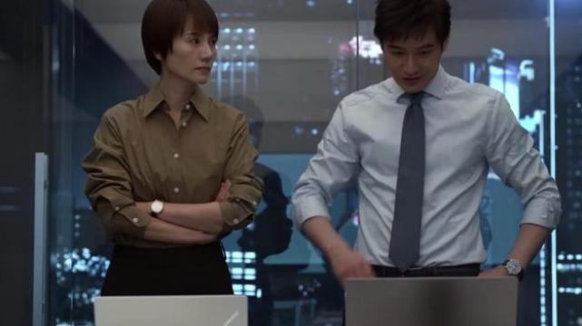 王鹤润|《玫瑰之战》中的王鹤润，现代形象非常亮眼，但古装形象却更加惊艳