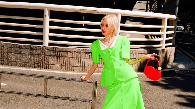 王悦伊|网传华晨宇和王悦伊已分手，女方去医院做胃镜，穿“一身绿”拍照