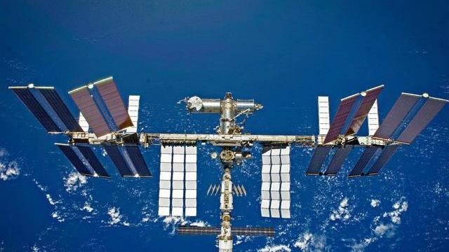 俄科学家：“国际空间站充满细菌微生物，可能会感染很多疾病。”