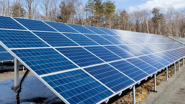 太阳能电池|一小块太阳能电池板为什么遇到阳光就可以发电？原理是什么？