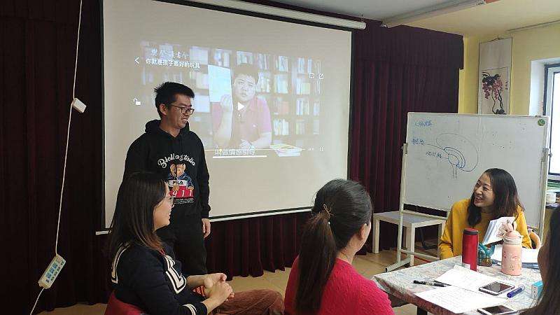 开封|宝爸为凑齐研究生学费，“私吞”孩子红包，网友：找到财富密码了