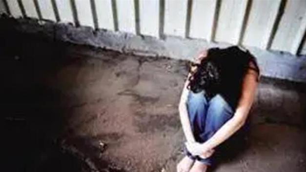案例：摩的司机将18岁少女囚禁地牢，获救时女孩子宫严重受损