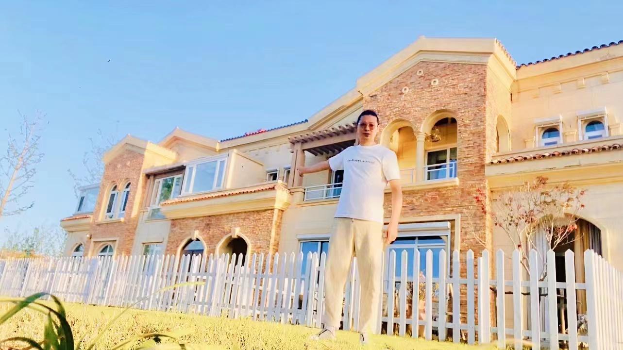 成龙|国际巨星成龙弟子，导演欧阳曹亮老家豪宅曝光