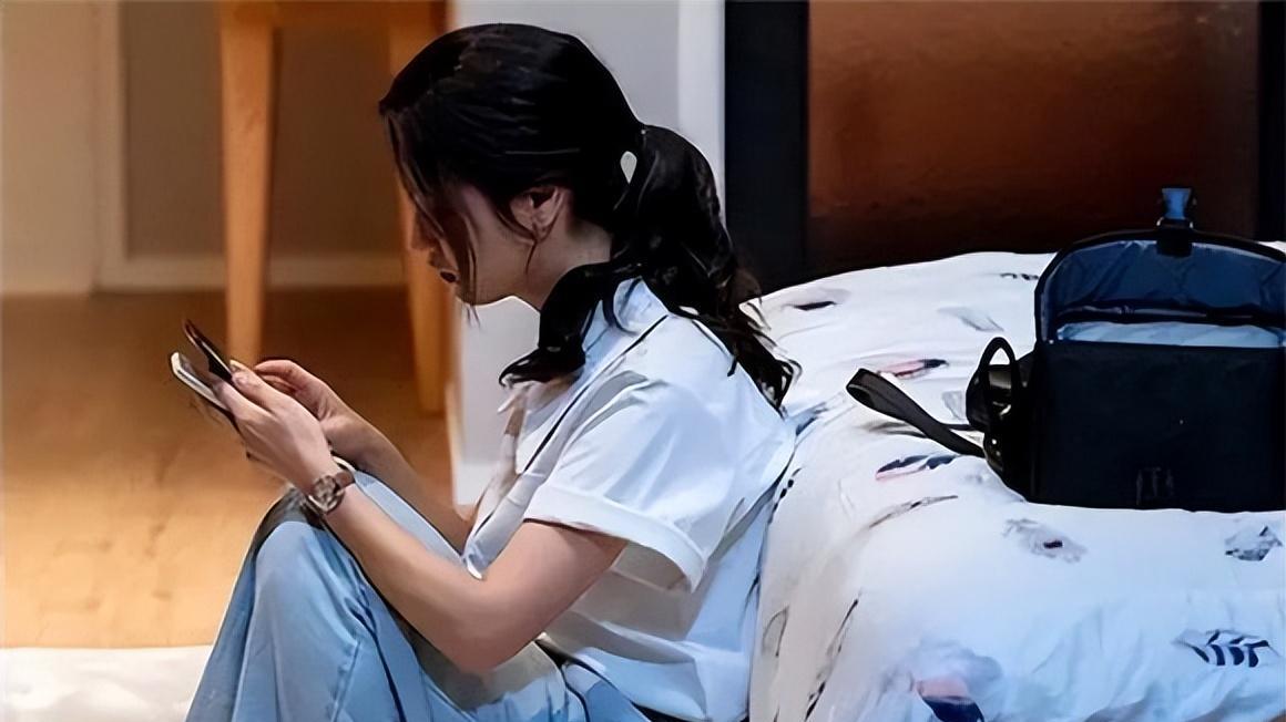 2019年四川女子醉酒后，闺蜜找来2名壮汉与她过夜，女孩崩溃报警