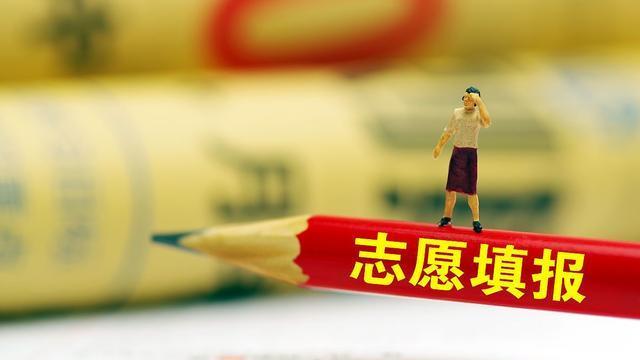 求职|报考医学类能成为中产？南医大硕士求职屡遭碰壁，医院有地缘优势