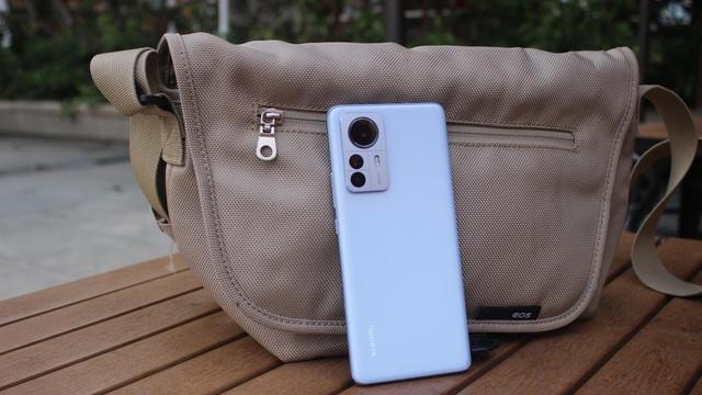 小米科技|雷军沉重一击，小米12Pro在双十二降1800元，捡漏机会到了!