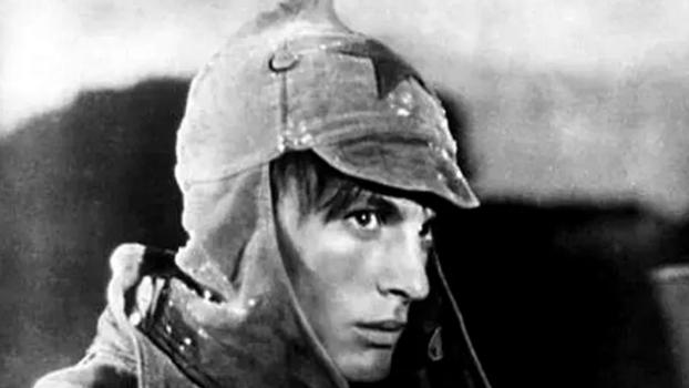 李宁|到底是笠型盔还是“太君”盔？李宁新品惹争议，官方回复未能服众