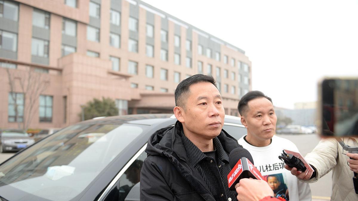 杜小华|杜小华迎接孙海洋彭四英，三剑客再聚首情意浓，愿小米奇年底回家