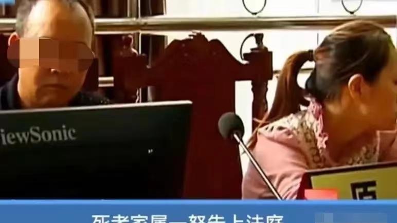 四川泸州，大妈带孙子广场上玩，与跳广场舞大妈发生口角后晕倒死亡