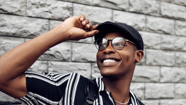 陈怡|武大校花陈怡不顾劝阻远嫁非洲，婚后被虐待，此事其实是个假新闻