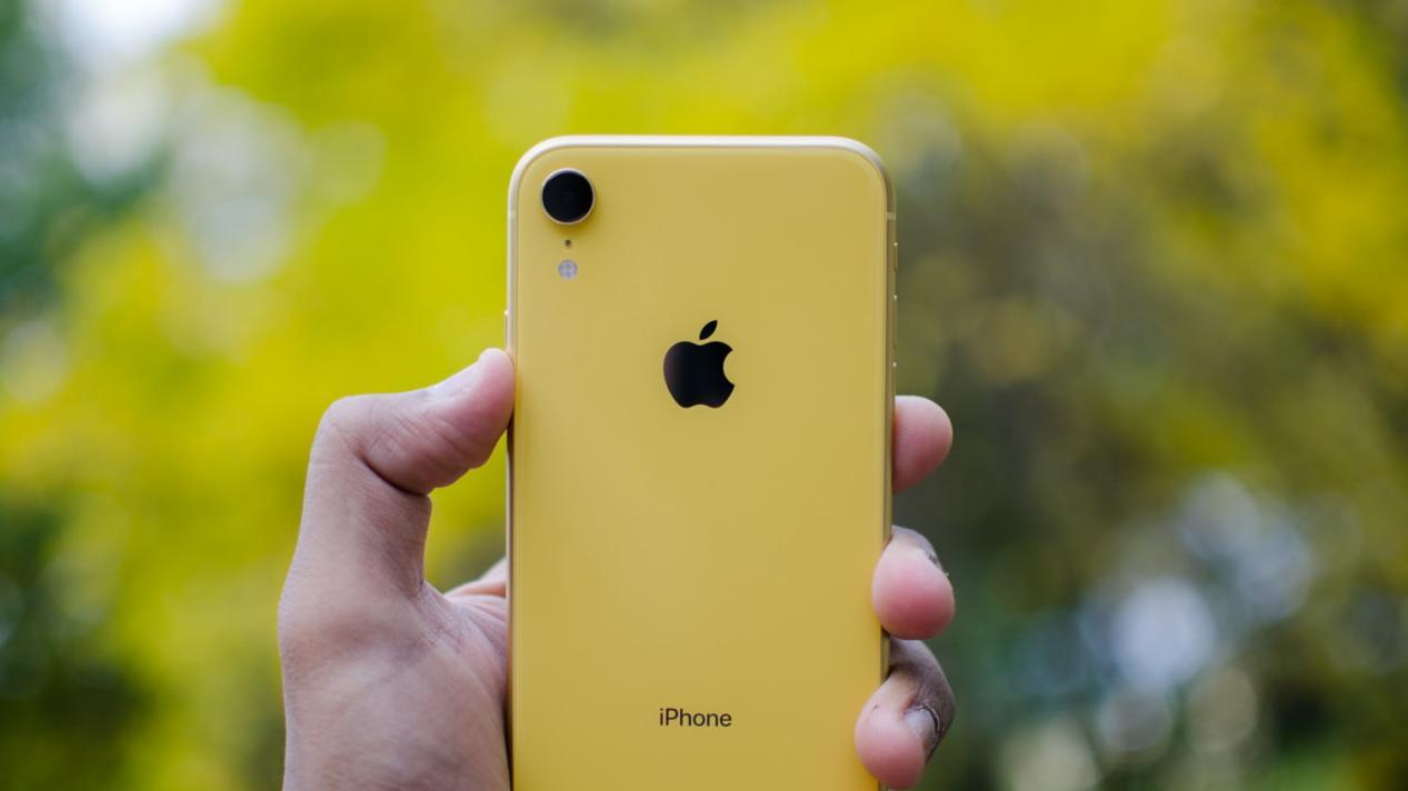 iPhoneSE|传闻iPhone SE4将“全新”设计，刘海屏加持，3500价位无敌了