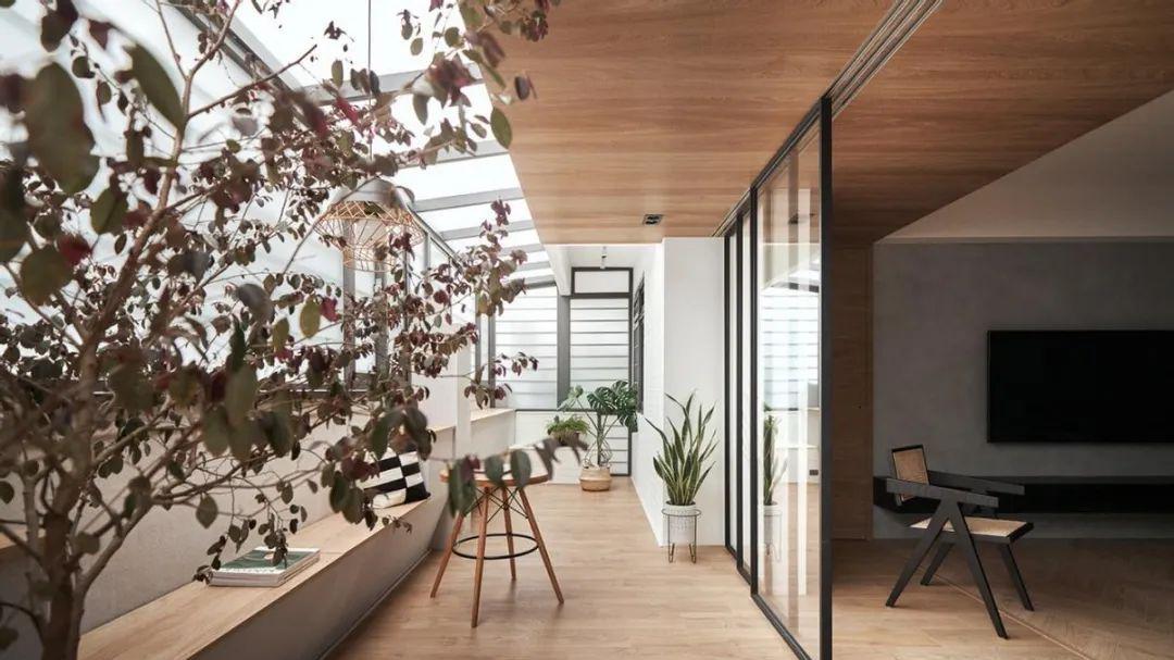 入户带院子，改阳光房做下沉式设计，封顶、分区，比传统院子实用