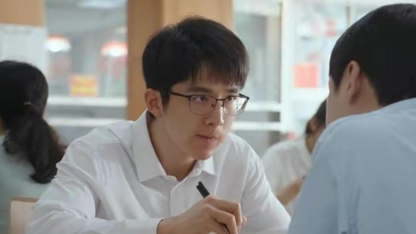 张新成|吃得越真，演技越稳！《县委大院》张新成，扯下了假演的遮羞布