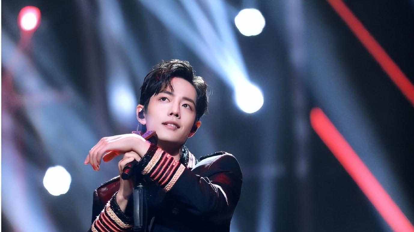 肖战|肖战延续2023跨年晚会，被多家卫视疯抢，《江苏卫视》抢占先机