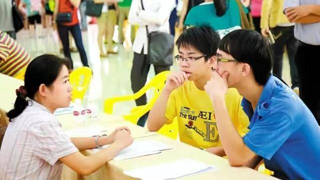 事业单位|人社部发布新通知，应届生将迎来调整，事业单位招聘门槛降低