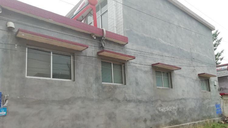 二手房|农村新房豪宅建成了砖窑，一楼不透气二楼没人住，院子变成大坛子