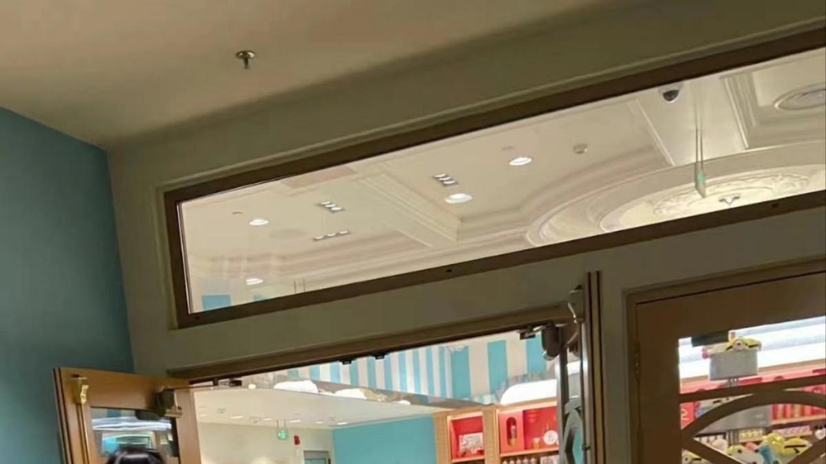 蔡少芬|蔡少芬一家出游，俩女儿打扮朴素，儿子骑张晋肩头太受宠